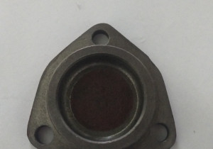 Кришка підшипника роздавальної коробки SK244.42.114  240100136536