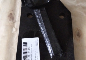 Кронштейн стабілізатора тяги навіски SZ1204.56.080-2  240100131454