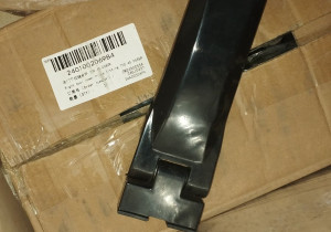 Нижня петля правих  дверей 700.45.068SR 240100206984
