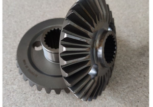 Шестерня Dominoni 10303 шліцьова конічна 31 зуб вал 40mm ор